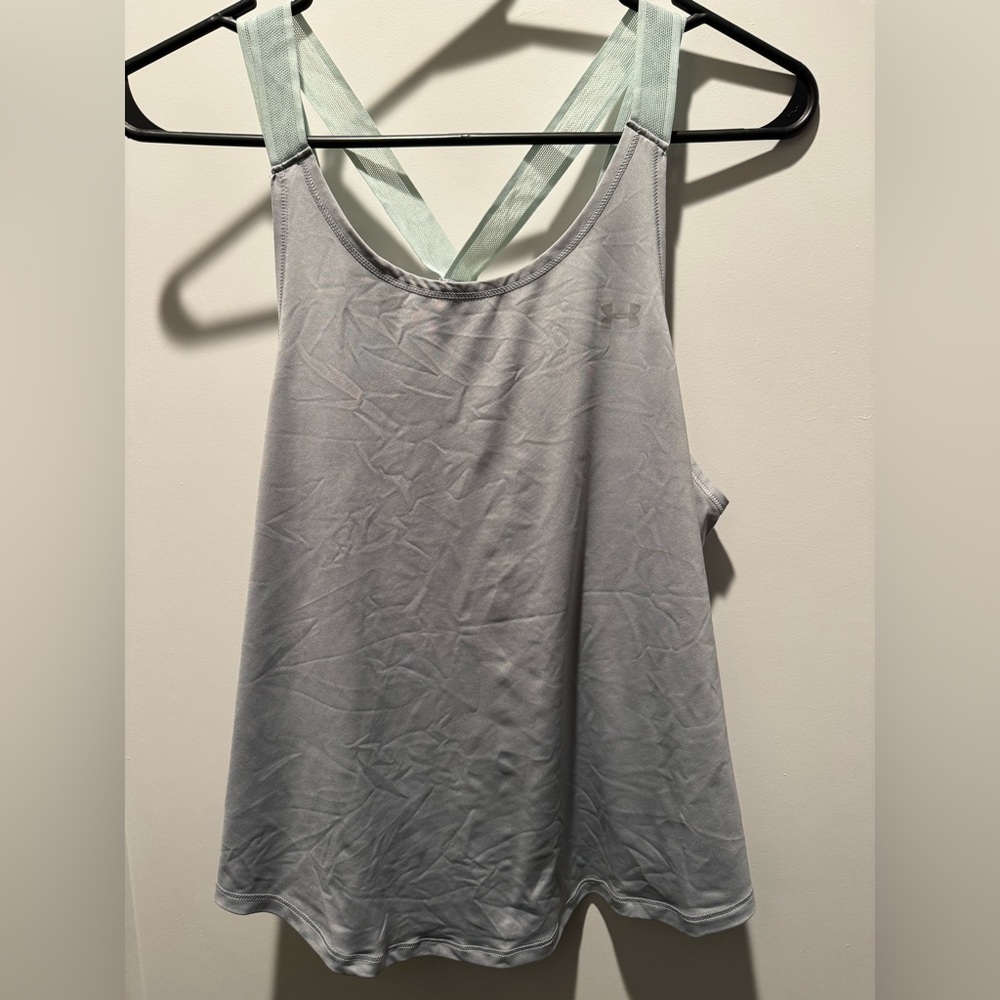Woman’s Under Armor Work Out Shirt